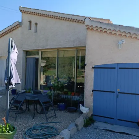 Les Pruniers Apartment